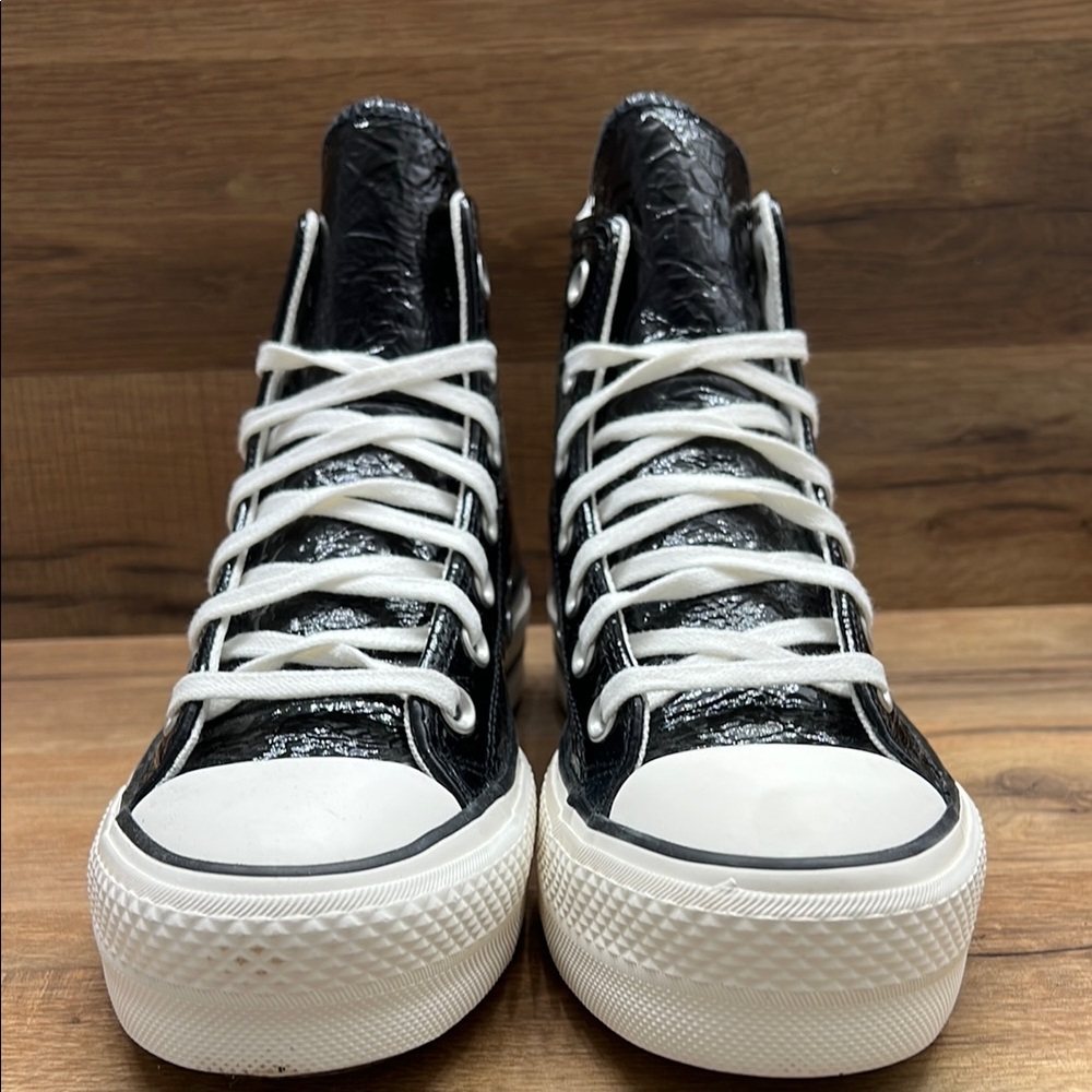 Converse Textured Black Leather High-Tops Platform with White Details - Picture 4 of 10